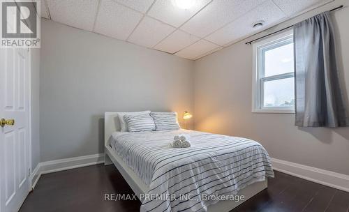 4511 Queen Street, Niagara Falls, ON - Indoor Photo Showing Bedroom