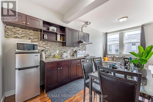 4511 Queen Street, Niagara Falls, ON - Indoor Photo Showing Kitchen With Upgraded Kitchen