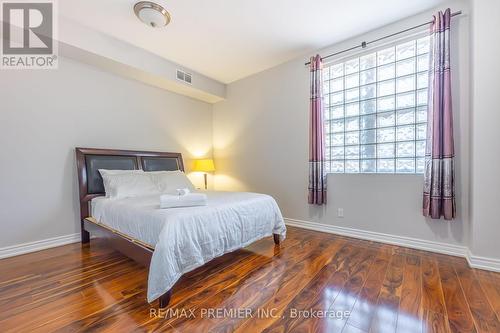 4511 Queen Street, Niagara Falls, ON - Indoor Photo Showing Bedroom