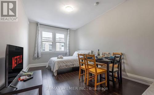 4511 Queen Street, Niagara Falls, ON - Indoor Photo Showing Bedroom