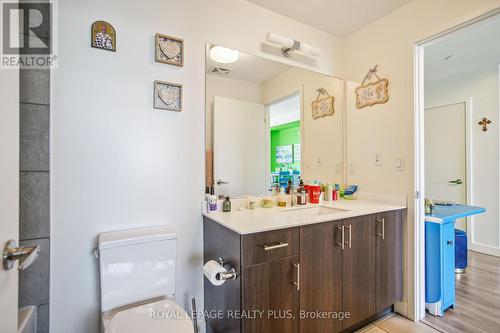 214 - 210 Sabina Drive, Oakville, ON - Indoor Photo Showing Bathroom
