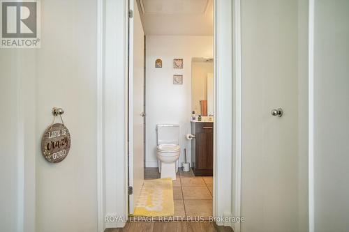 214 - 210 Sabina Drive, Oakville, ON - Indoor Photo Showing Bathroom