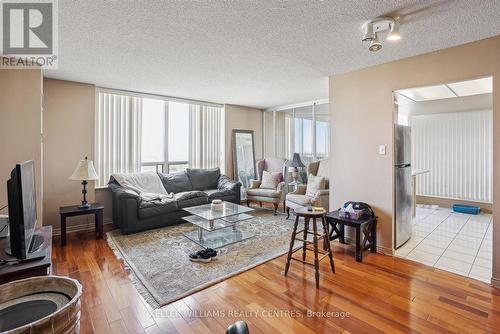 1681 - 1 Greystone Walk Drive, Toronto, ON - Indoor Photo Showing Living Room