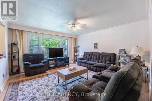 3 Shoreview Drive, Toronto, ON - Indoor Photo Showing Living Room