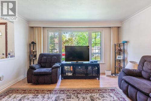 3 Shoreview Drive, Toronto, ON - Indoor Photo Showing Living Room
