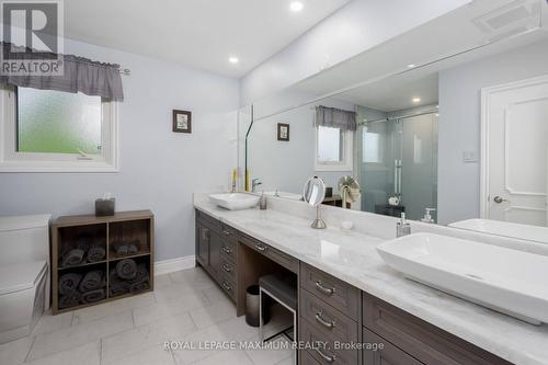 35 Lorengate Place, Vaughan (Islington Woods), ON - Indoor Photo Showing Bathroom