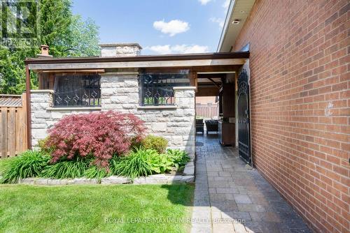 35 Lorengate Place, Vaughan (Islington Woods), ON - Outdoor