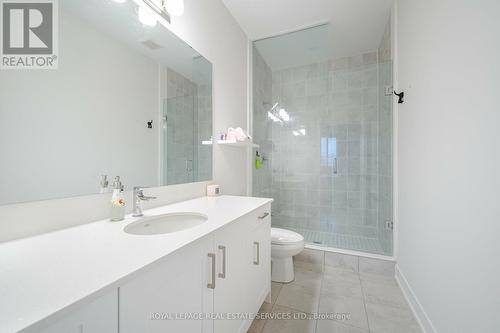 1460 Yellow Rose Circle, Oakville, ON - Indoor Photo Showing Bathroom