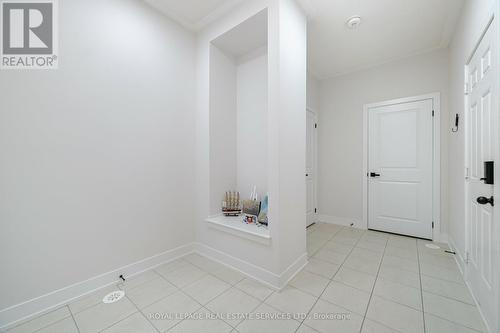 1460 Yellow Rose Circle, Oakville, ON - Indoor Photo Showing Other Room