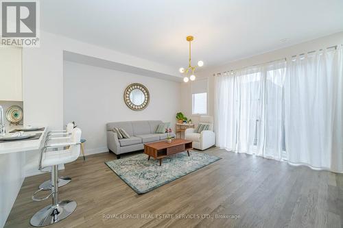 1460 Yellow Rose Circle, Oakville, ON - Indoor Photo Showing Living Room