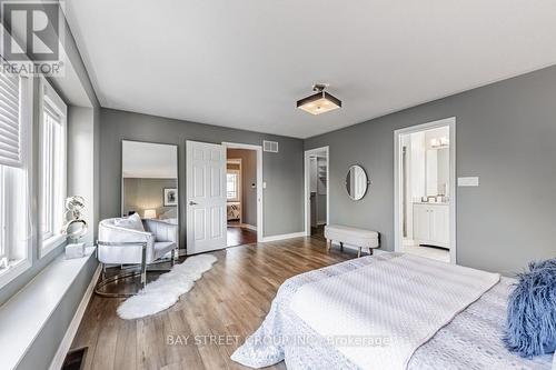 56 Ulson Drive, Richmond Hill, ON - Indoor Photo Showing Bedroom