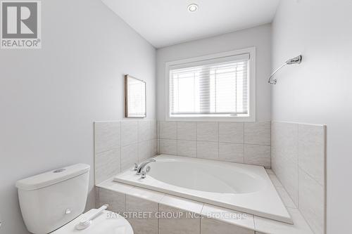 56 Ulson Drive, Richmond Hill, ON - Indoor Photo Showing Bathroom