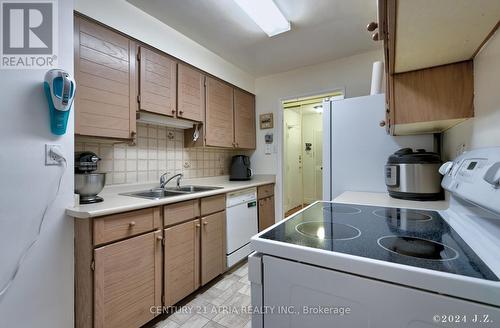 135 - 4001 Don Mills Road, Toronto, ON - Indoor Photo Showing Kitchen With Double Sink