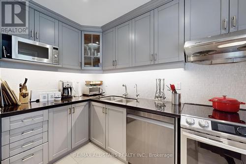11 Mallingham Court, Toronto, ON - Indoor Photo Showing Kitchen With Double Sink With Upgraded Kitchen