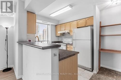 1009 - 28 Olive Avenue, Toronto, ON - Indoor Photo Showing Kitchen