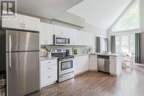 128 Wakeford Road, Kawartha Lakes, ON - Indoor Photo Showing Kitchen