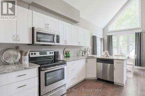 128 Wakeford Road, Kawartha Lakes, ON - Indoor Photo Showing Kitchen With Upgraded Kitchen