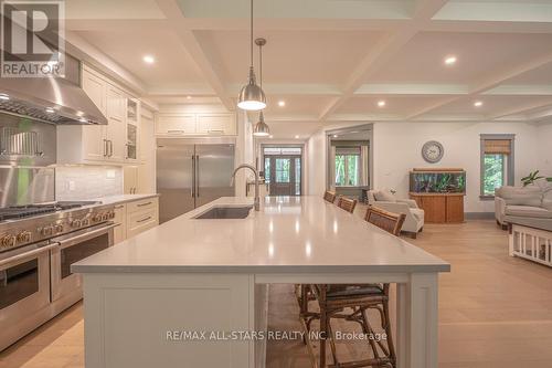 228 Riverside Drive, Kawartha Lakes, ON - Indoor Photo Showing Kitchen With Upgraded Kitchen