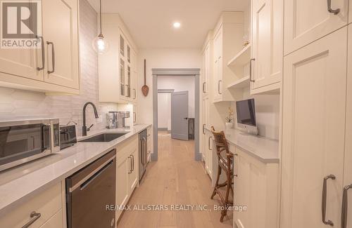 228 Riverside Drive, Kawartha Lakes (Bobcaygeon), ON - Indoor Photo Showing Kitchen