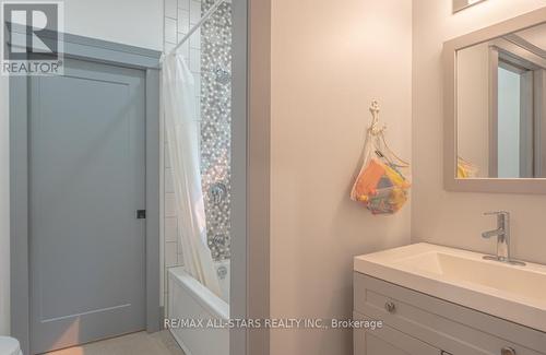 228 Riverside Drive, Kawartha Lakes, ON - Indoor Photo Showing Bathroom