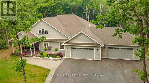 228 Riverside Drive, Kawartha Lakes (Bobcaygeon), ON - Outdoor With Facade