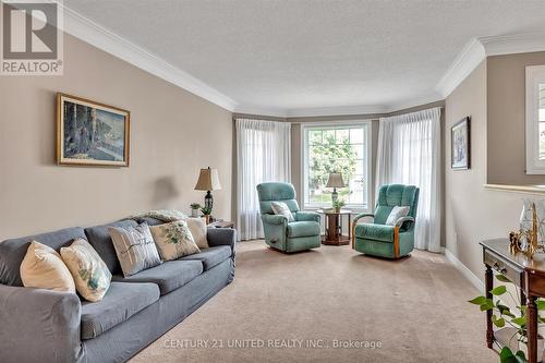1329 White Crescent, Peterborough, ON - Indoor Photo Showing Living Room
