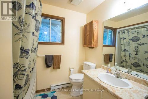 25 Orchard Drive, Kawartha Lakes, ON - Indoor Photo Showing Bathroom