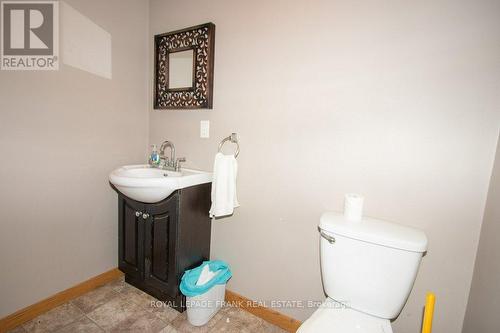 25 Orchard Drive, Kawartha Lakes, ON - Indoor Photo Showing Bathroom