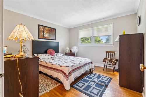6299 Guelph Line, Burlington, ON - Indoor Photo Showing Bedroom
