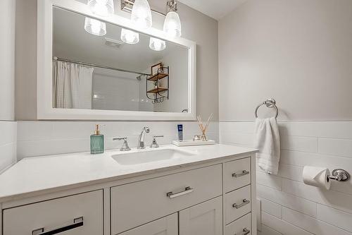 1425 Ghent Avenue|Unit #901, Burlington, ON - Indoor Photo Showing Bathroom