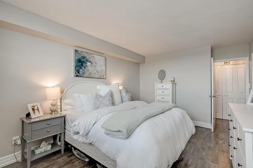 1425 Ghent Avenue|Unit #901, Burlington, ON - Indoor Photo Showing Bedroom
