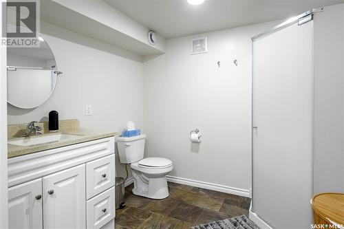 243 Rose Street N, Regina, SK - Indoor Photo Showing Bathroom