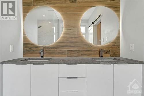 536 Leimerk Court, Manotick, ON - Indoor Photo Showing Bathroom