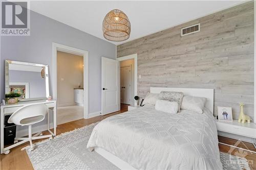 536 Leimerk Court, Manotick, ON - Indoor Photo Showing Bedroom