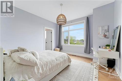 536 Leimerk Court, Manotick, ON - Indoor Photo Showing Bedroom