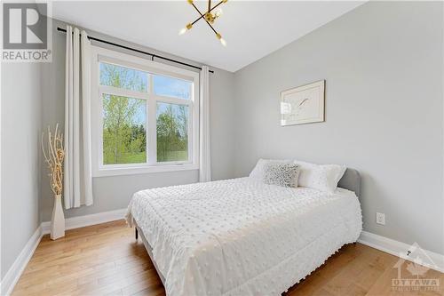 536 Leimerk Court, Manotick, ON - Indoor Photo Showing Bedroom