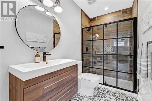 536 Leimerk Court, Manotick, ON - Indoor Photo Showing Bathroom