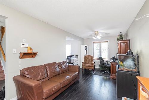 14 Glengary Crescent, Caledonia, ON - Indoor Photo Showing Living Room
