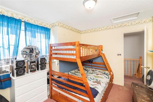 14 Glengary Crescent, Caledonia, ON - Indoor Photo Showing Bedroom