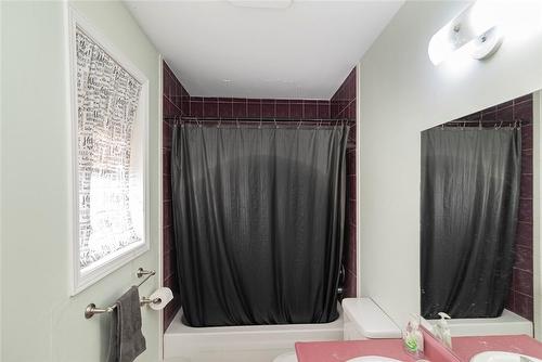 14 Glengary Crescent, Caledonia, ON - Indoor Photo Showing Bathroom