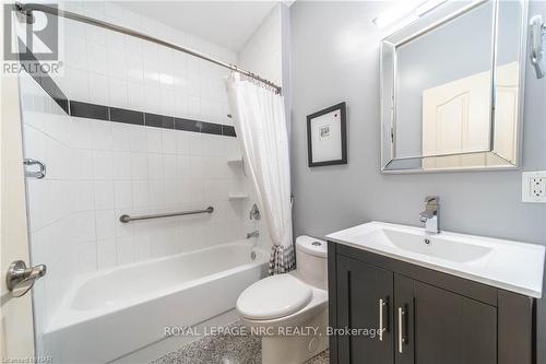 107 - 8111 Forest Glen Drive, Niagara Falls, ON - Indoor Photo Showing Bathroom