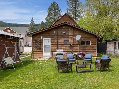 5836 33 Highway, Beaverdell, BC - Outdoor
