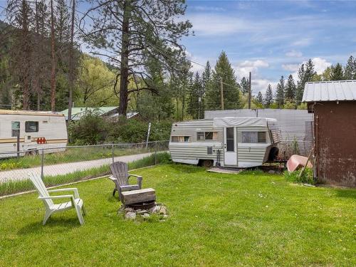 5836 33 Highway, Beaverdell, BC - Outdoor