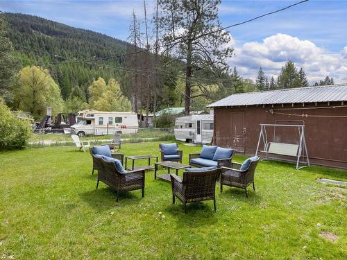 5836 33 Highway, Beaverdell, BC - Outdoor