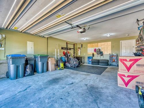 2089 Bowron Street, Kelowna, BC - Indoor Photo Showing Garage