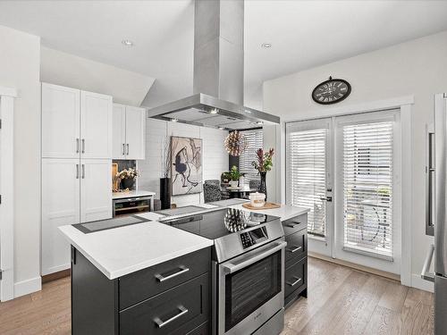 1-3510 Landie Road, Kelowna, BC - Indoor Photo Showing Kitchen With Upgraded Kitchen