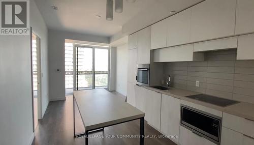 3712 - 8 Eglinton Avenue E, Toronto, ON - Indoor Photo Showing Kitchen