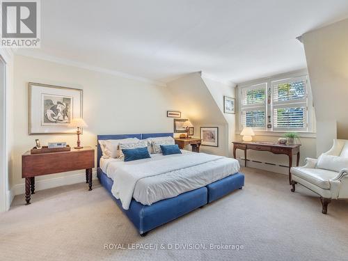 Upper - 79 Farnham Avenue, Toronto, ON - Indoor Photo Showing Bedroom