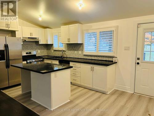 38 Sunset Beach Road, Richmond Hill, ON - Indoor Photo Showing Kitchen