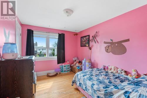 45 Diver Belt Drive, Prince Edward County, ON - Indoor Photo Showing Bedroom